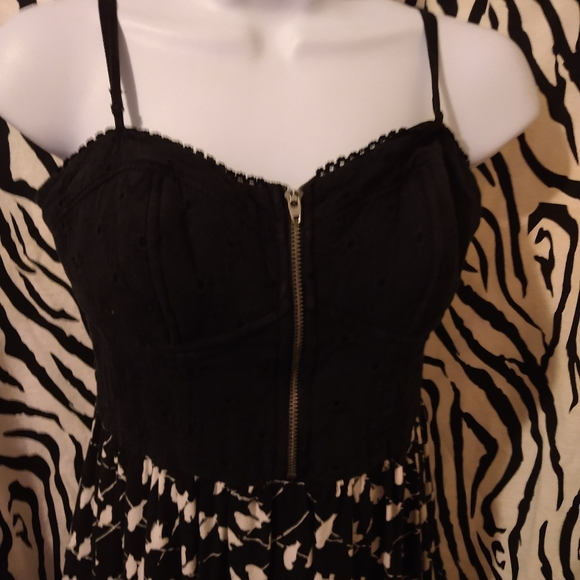 5/$25 spaghetti strap fitted mini dress w/ zip front - Picture 5 of 7